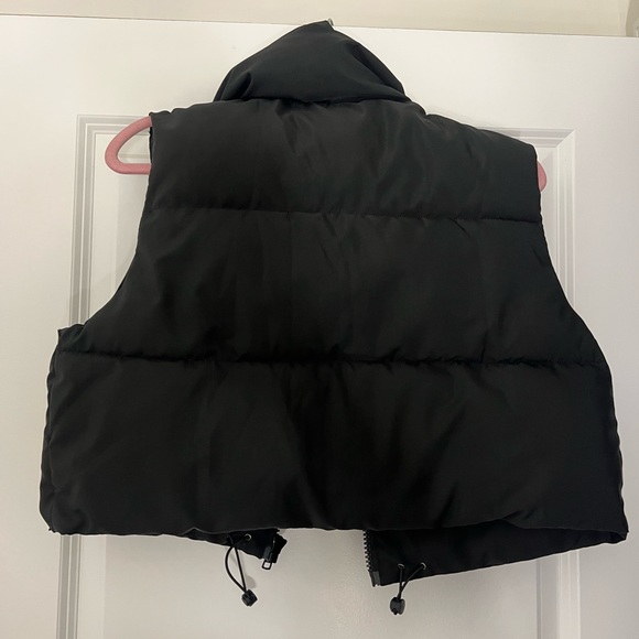 Cropped puffer vest - Picture 2 of 5